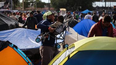Miembros de la caravana migrante en la ciudad de Tijuana, en México.