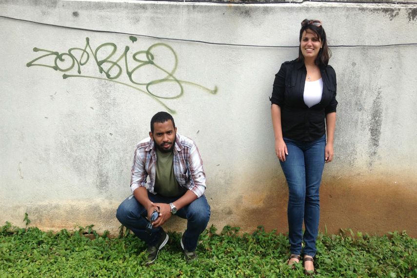 Abraham Jiménez Enoa y Elaine Díaz pioneros del periodismo independiente en Cuba (CORTESÍA/El País)