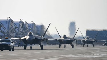 Aviones de guerra F-22.