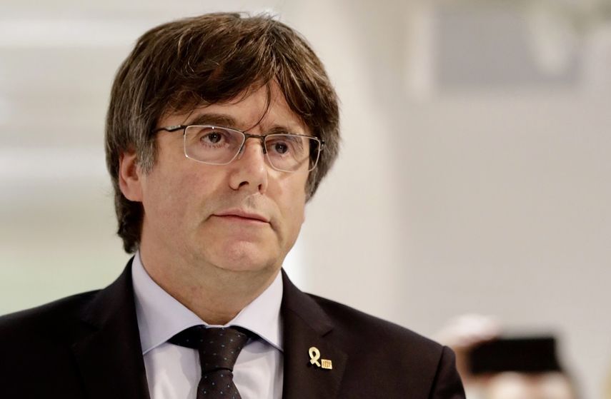 En esta imagen de archivo, tomada el 14 de octubre de 2019, el expresidente de Catalu&ntilde;a, Carles Puigdemont, a su llegada a una conferencia de prensa en Bruselas.&nbsp;