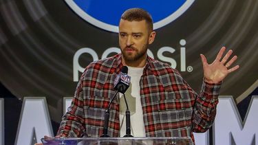 El cantante estadounidense Justin&nbsp;Timberlake&nbsp;ofrece una rueda de prensa con motivo de su actuación en el descanso de la final de fútbol americano.