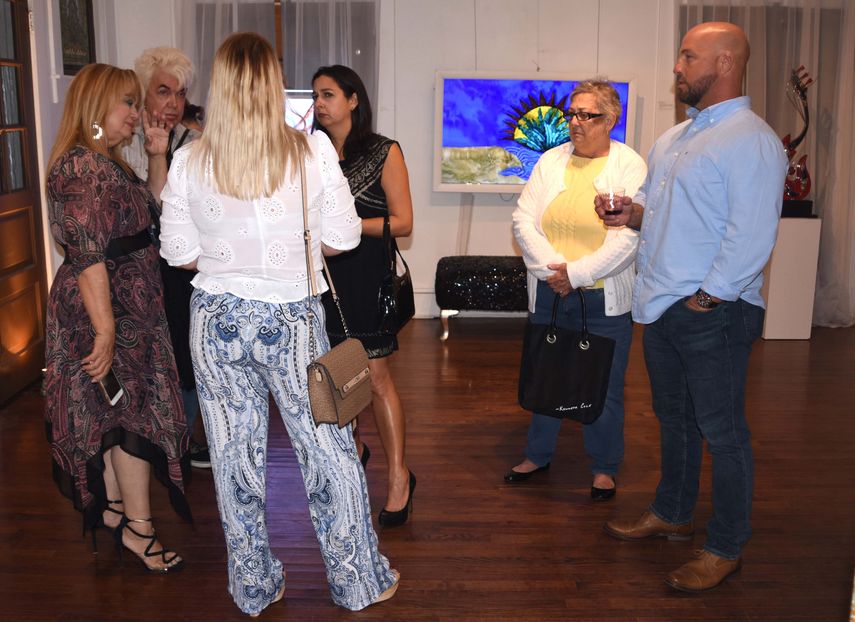 Algunos de los invitados de la exposici&oacute;n Del vitral al arte generativo.&nbsp;