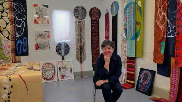 La artista Gisela Romero en su estudio, Orlando, Florida.