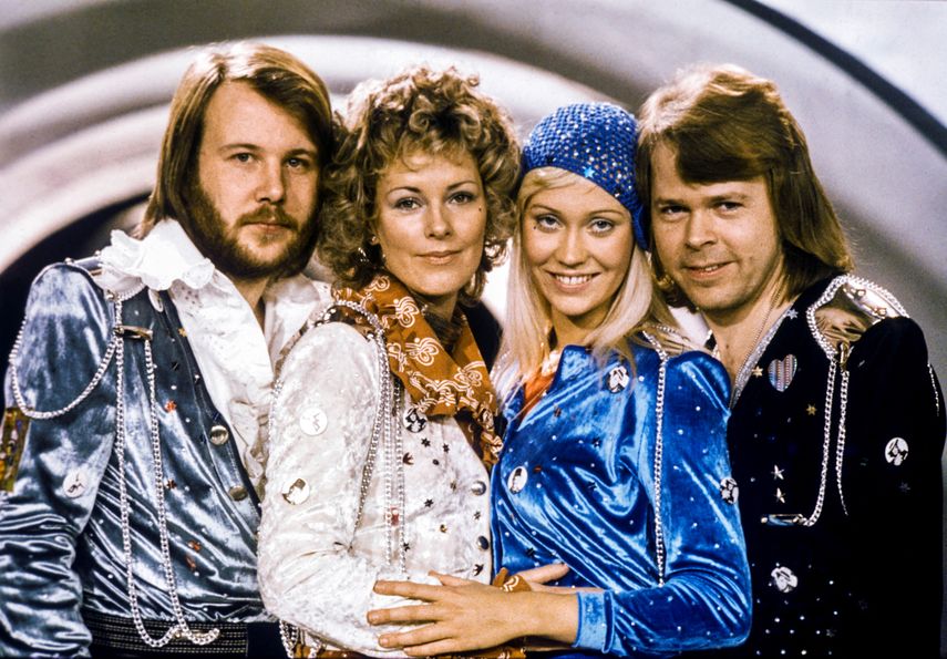 Esta foto de archivo tomada el 9 de febrero de 1974 en Estocolmo muestra al grupo de pop sueco Abba con sus miembros Benny Andersson, Anni-Frid Lyngstad, Agnetha Faltskog y Bjorn Ulvaeus posando después de ganar el Festival de la Canción de Eurovisión con su canción Waterloo.