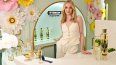 Sophie Turner posa mientras celebra el lanzamiento del Spritz Counter de St-Germain Hugo en Bergdorf Goodman el 16 de julio de 2024 en la ciudad de Nueva York.&nbsp;