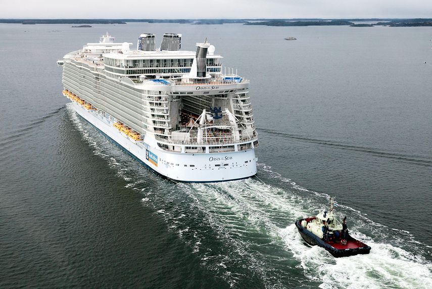 Royal Caribbean emitió un comunicado la noche de este sábado en el que señaló que el equipo del crucero no tuvo ningún altercado físico con el pasajero y fue incapaz de prevenir su salto desde el balcón del camarote. (EFE)