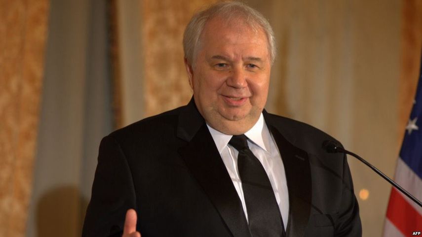 Según el&nbsp;diario&nbsp;Vedomosti, que cita a fuentes de la administración rusa, el diplomático, de 66 años, será nombrado en representación de una de las regiones federadas de Rusia.