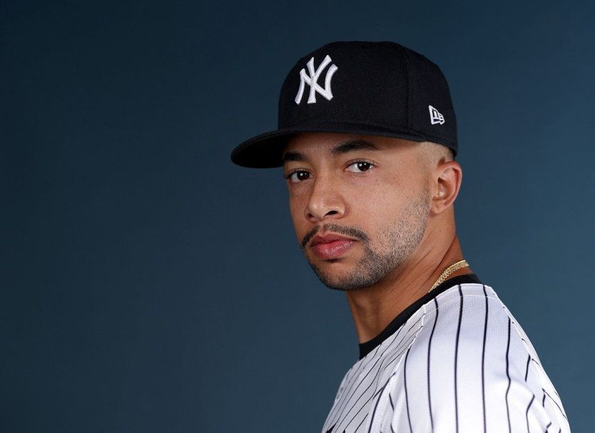 El lanzador Devin Williams fue el caso más reciente de un jugador de renombre que tuvo que afeitarse la barba tras llegar a los Yanquis de Nueva York.