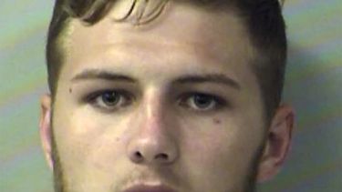 La Oficina del Sheriff del Condado de Okaloosa muestra a Hunter Mills al momento de ser fichado.&nbsp;