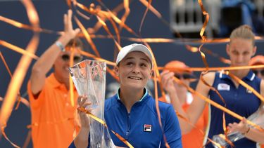 Ashleigh Barty se convirtió en la primera australiana en conquistar el Miami Open, la tarde del sábado en el Hard Rock Stadium.&nbsp;