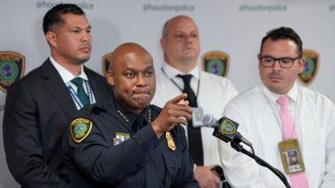 El jefe de la policía de Houston, Troy Finner, en conferencia de prensa en la sede policial el jueves 6 de julio de 2023, en Houston, donde habla del caso de Rudy Farias.&nbsp;