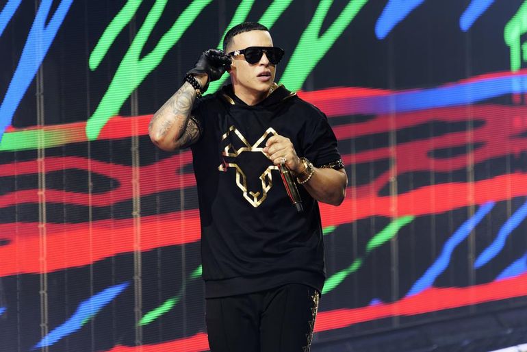 Daddy Yankee durante un concierto de su gira de despedida 