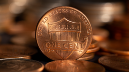 Monedas de un centavo de dólar americano. Monedas de un centavo de dólar americano.