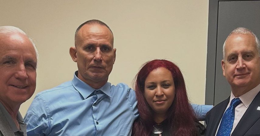 El opositor cubano José Daniel Ferrer, y su esposa junto a los congresistas Carlos Giménez y Mario Diaz Balart.&nbsp;