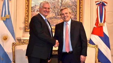 El designado gobernante Miguel D&iacute;az-Canel y el electo presidente de Argentina, Alberto Fern&aacute;ndez.