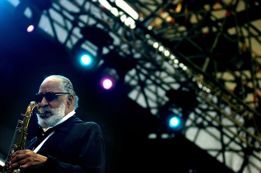 El músico estadounidense Sonny Rollins actuó el 29 de junio de 2006 en Vienne, al sureste de Francia, durante la inauguración del Festival de Jazz de Vienne.