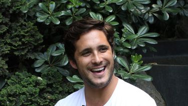 Un año después de la premier de la serie es increíble celebrarlo con esto, pase lo que pase para mí ya es ganancia, comentó.