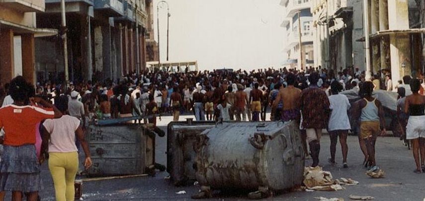 El pueblo protestando durante el Maleconazo, 1994.&nbsp;