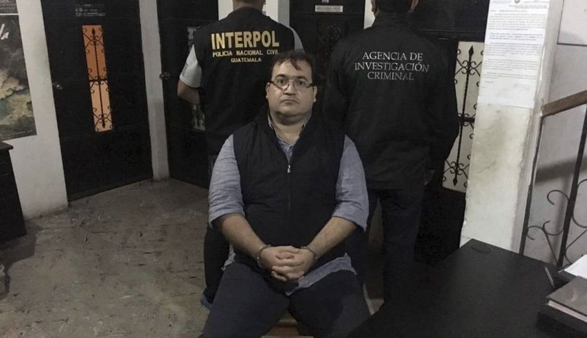 Duarte, quien gobernó Veracruz del 2010 al 2016, es acusado de realizar operaciones con recursos de procedencia ilícita y de efectuar contratos con empresas fantasmas.