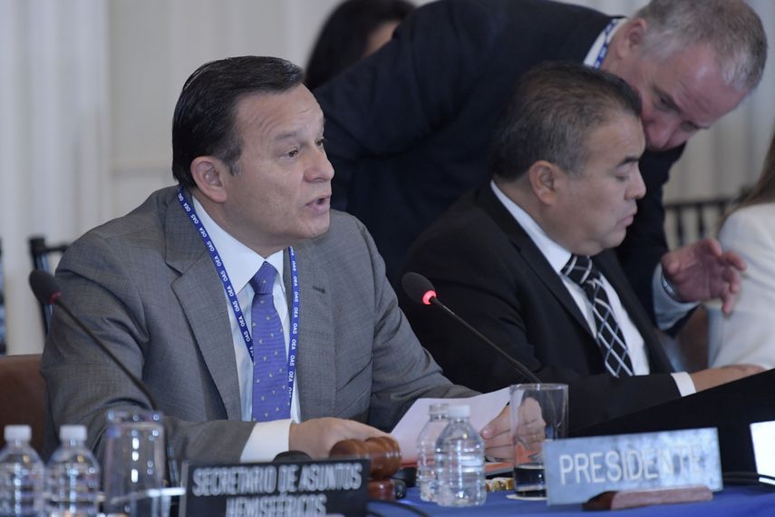 La crisis no solo es humanitaria, sino social, y amerita por su magnitud una respuesta regional, afirmó Popolizio el canciller del Perú, Néstor Popolizio.