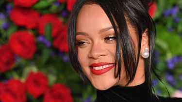 En esta foto de archivo tomada el 12 de septiembre de 2019, la cantante barbadense Rihanna llega al 5.º baile de diamantes anual de Rihanna en beneficio de la Fundación Clara Lionel en Cipriani Wall Street en la ciudad de Nueva York.&nbsp;