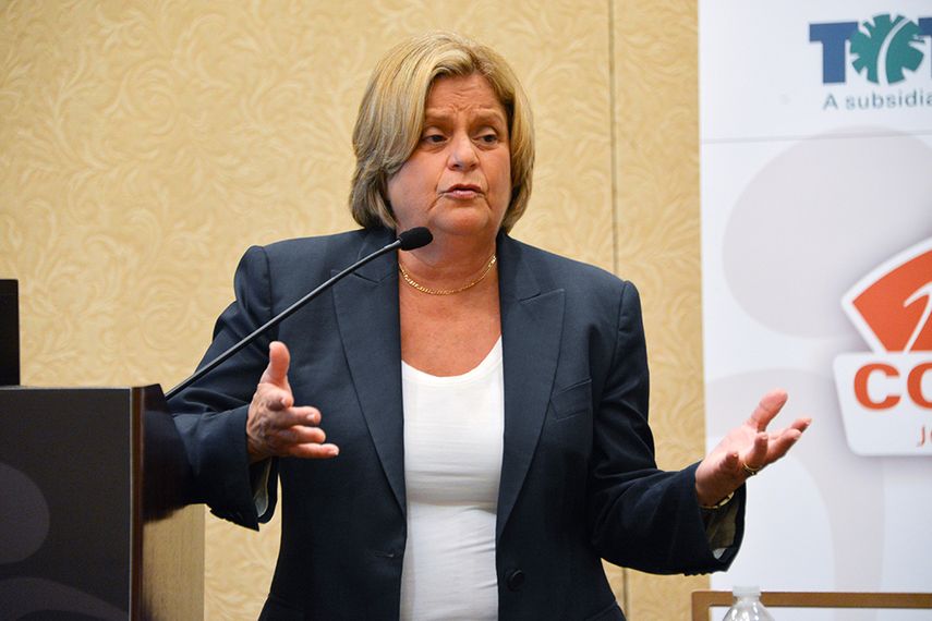 “Hay una expectativa de que todos tendrán dinero para viajar a Cuba y regalárselo a su familia allá, pero lo cierto es que acá en Estados Unidos hay muchas personas sin trabajo”, apuntó Ros-Lehtinen. (Giselle Santalucci)