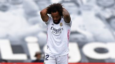 En foto del 22 de mayo del 2021, Marcelo del Real Madrid reacciona tras el encuentro de la última jornada de La Liga ante el Villarreal. El 25 de mayo del 2021, la UEFA abrió un expediente disciplinario contra los tres equipos rebeldes de la Super Liga, que incluye al Real Madrid, Barcelona y Juventus.