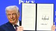 El presidente estadounidense Donald Trump exhibe su nueva Junta de la Paz en Davos el 22 de enero de 2026.