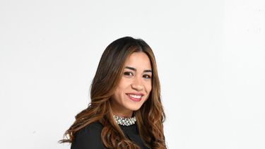 La esteticista, experta en micropigmentación de cejas y fundadora de Beauty by Jen Oficial, Jenglys Briceño.