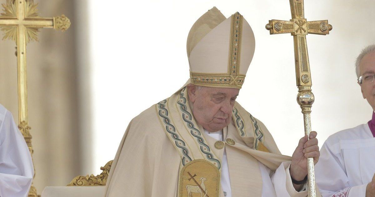 El papa Francisco al secretario de Estado del Vaticano y a su sustituto