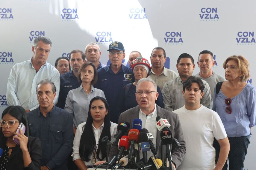 Dirigentes de oposición denuncian vandalización y robo en las oficinas de María Corina Machado