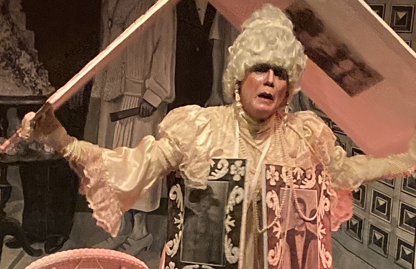 Déxter Capiro, El álbum, del dramaturgo cubano contestario Virgilio Piñera (1912-1979).