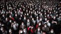 Gente con mascarillas en un concierto en Barcelona, España, el 27 de marzo de 2021. Con una de las tasas de vacunación más altas de Europa y una de las economías más golpeadas por la pandemia, el gobierno español prepara el terreno para tratar el próximo brote no como una emergencia, sino como una enfermedad que está aquí para quedarse. Portugal y Gran Bretaña estudian enfoques similares. Gente con mascarillas en un concierto en Barcelona, España, el 27 de marzo de 2021. Con una de las tasas de vacunación más altas de Europa y una de las economías más golpeadas por la pandemia, el gobierno español prepara el terreno para tratar el próximo brote no como una emergencia, sino como una enfermedad que está aquí para quedarse. Portugal y Gran Bretaña estudian enfoques similares.