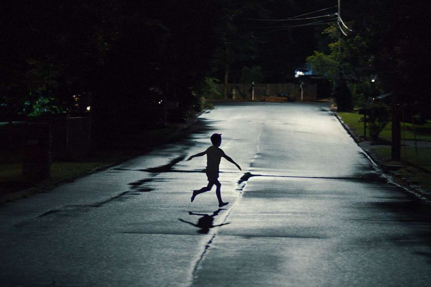 La leyenda de la foto: del director de&nbsp;Barbarian&nbsp;llega a cartelera un&nbsp;thriller&nbsp;psicológico único en su estilo.