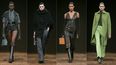 Esta combinación de imágenes creada el 08 de marzo de 2025 muestra a modelos presentando creaciones de Hermès para la colección de prêt-à-porter femenino otoño-invierno 2025/2026 en el marco de la Semana de la Moda de París, en París el 8 de marzo de 2025.&nbsp;