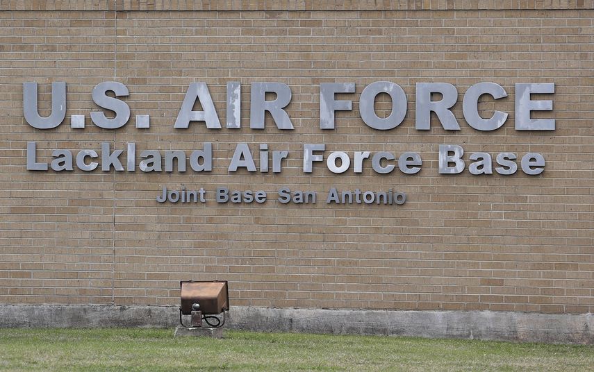 La puerta principal de la base aérea de Lackland ,en San Antonio, el miércoles 5 de febrero de 2020.&nbsp;