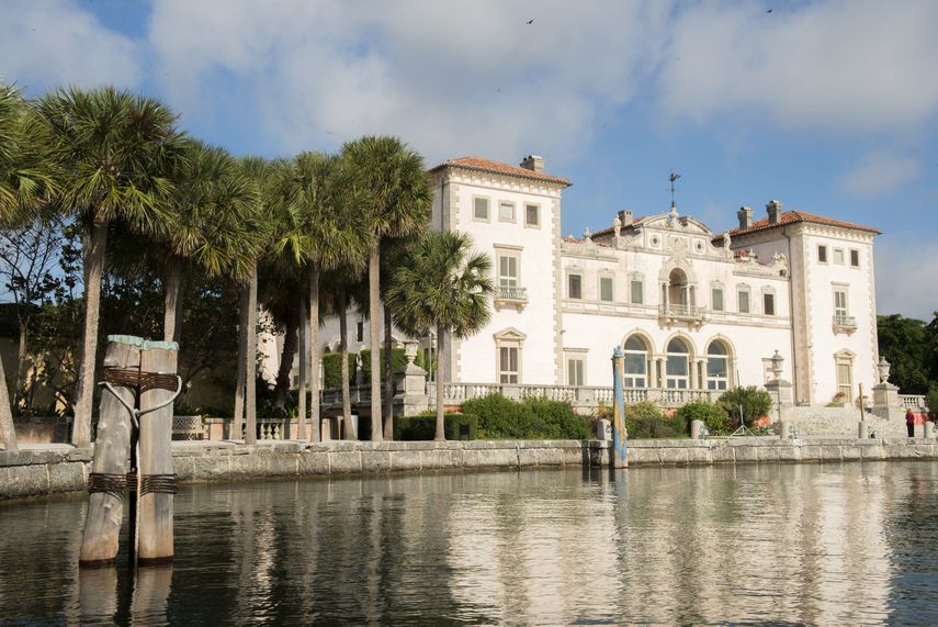 El arquitecto F. Burrall Hoffman diseñó el palacio pensando en que la llegada iba a ser por mar.