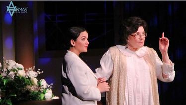 Laura Alemán y Zully Montero en una escena de Las Lloronas. 