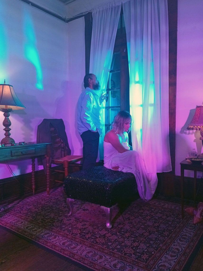 Escena de La Luna, del dramaturgo venezolano Eduardo Pardo.