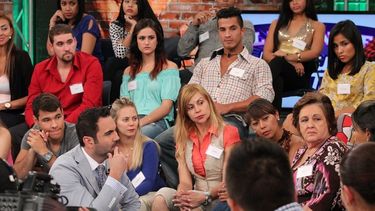 Enrique Santos conduce El Palenque, uno de los programas de Cisneros que serán transmitidos por el canal Glitz(asterisk) de Turner. (UNIVISION)