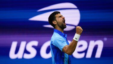 El serbio Novak Djokovic festeja durante el partido ante su compatriota Laslo Djere en el US Open, el sábado 2 de septiembre de 2023.