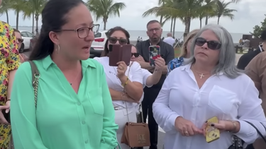 Rufina Velázquez denuncia la detención de su padre en Cuba, en violación de derechos religiosos.