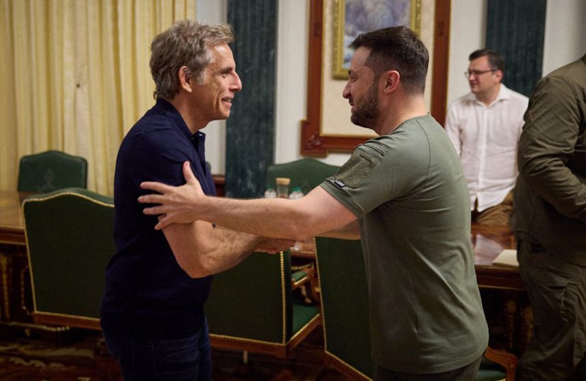 El actor estadounidense Ben Stiller se reúne con el presidente ucraniano, Volodimir Zelenski.&nbsp;