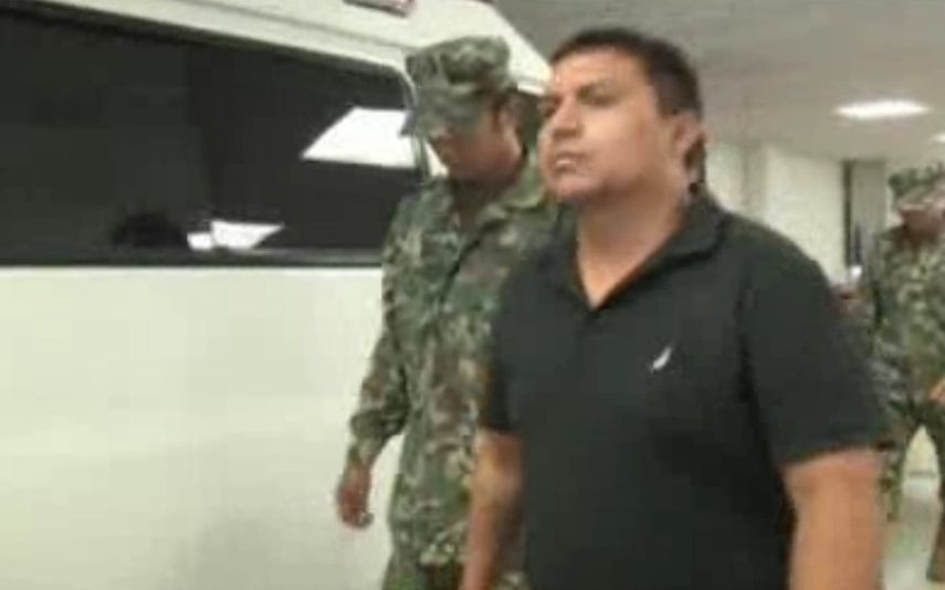 En la imagen soldados mexicanos trasladan a Omar Treviño Morales, alias Z-42 . Foto Video EFE