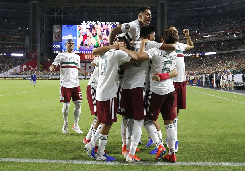 Luego de un ligero contacto dentro del área, el árbitro qatarí Abdulrahman Al Jassim decretó un penal que Jiménez transformó en gol a los 93 minutos para darles la victoria a los mexicanos.