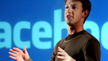 El estudio de Facebook ha levantado numerosas críticas en las que se acusa a la compañía de utilizar a sus usuarios como animales de laboratorio ( Foto: Archivo EFE)