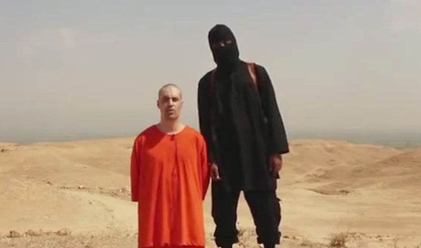 Una imagen de video muestra los últimos momentos del periodista James Foley antes de ser asesinado por un miembro del Ejército Islámico. A