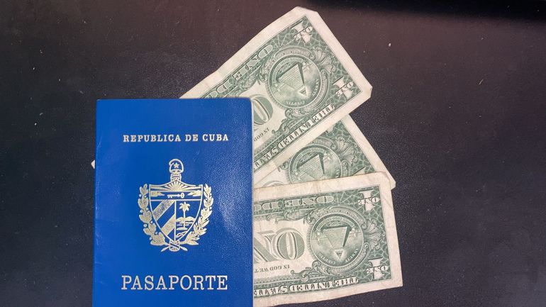 Imagen referencial de un pasaporte cubano. 