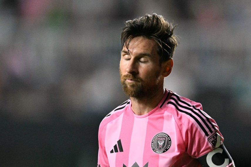 El delantero argentino #10 del Inter Miami, Lionel Messi, reacciona durante el partido de la Major League Soccer entre el Inter Miami CF y el Orlando City SC en el Chase Stadium de Fort Lauderdale, Florida, el 18 de mayo de 2025.  El delantero argentino #10 del Inter Miami, Lionel Messi, reacciona durante el partido de la Major League Soccer entre el Inter Miami CF y el Orlando City SC en el Chase Stadium de Fort Lauderdale, Florida, el 18 de mayo de 2025.