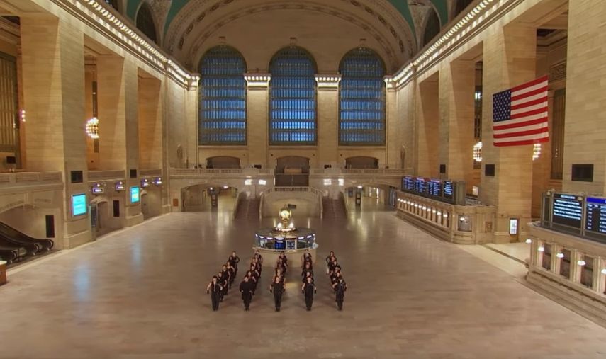 Para promocionar el &aacute;lbum, la banda empezar&aacute; en abril una gira mundial en el Estadio Ol&iacute;mpico de Se&uacute;l.